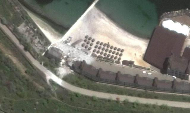 Tuy nhiên, phía Kiev rõ ràng đã quan tâm nhiều hơn đến “dư luận quốc tế”, ý nghĩa chính trị và đặc biết là những “gợi ý” của các cố vấn quân sự Anh và Mỹ. Hơn nữa, theo đánh giá chủ quan của Kiev, họ vẫn có khả năng chiến thắng trong ngắn hạn.