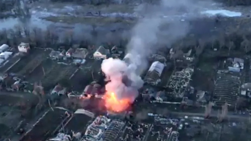 Những cuộc ném bom và bắn phá pháo binh liên tục của Quân đội Nga tại khu vực Kursk đã giáng một đòn nặng nề vào các khu vực do Quân đội Ukraine kiểm soát và khu vực tập kết quân dự bị trên khu vực tỉnh Sumy, làm suy yếu thêm hiệu quả và tinh thần chiến đấu của Quân đội Ukraine.