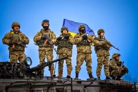 Theo thông tin, hiện tại lực lượng dân quân của DPR đang theo dõi chặt chẽ tình hình; tuy nhiên hướng này được coi là khu vực có khả năng phòng thủ yếu. Nhưng nếu trong trường hợp Quân đội Ukraine có ý định tiến công, tàu chiến Nga sẽ sẵn sàng cung cấp hỗ trợ cho dân quân.