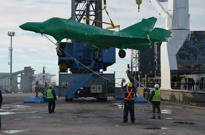 Cuối cùng, vào ngày 17/5 năm ngoái, Quân đội Argentina đã tuyên bố rằng họ sẽ từ bỏ việc đưa vào sử dụng những chiếc máy bay này, do không đủ điều kiện an toàn bay cho phi công và chính quyền Argentina đã chịu những lời chỉ trích của dư luận về vụ mua bán máy bay này. 