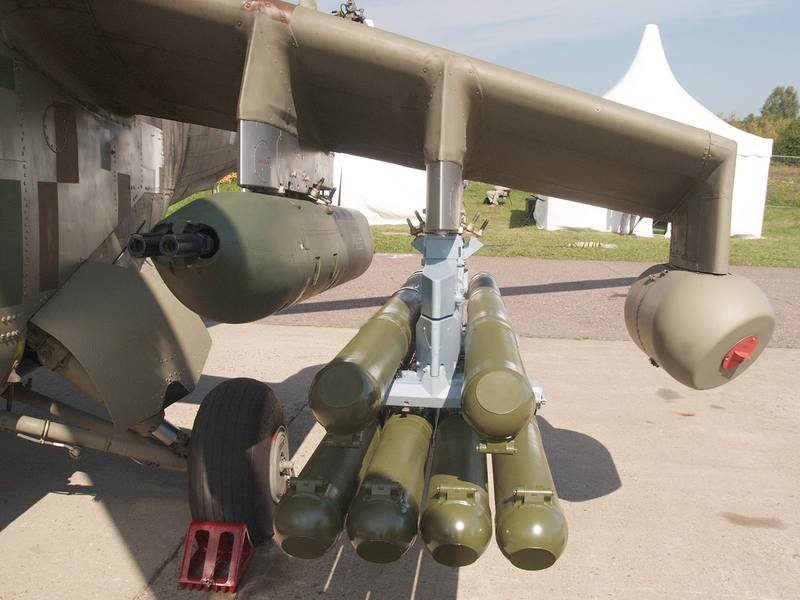 Bản thân máy bay cường kích Su-25 của Nga đã được nâng cấp và đều được trang bị tên lửa chống tăng có điều khiển, do vậy độ chính xác ra đòn của Su-25 nếu sử dụng tên lửa chống tăng có điều khiển để săn xe tăng Leopard-2 của Ukraine sẽ cao hơn.