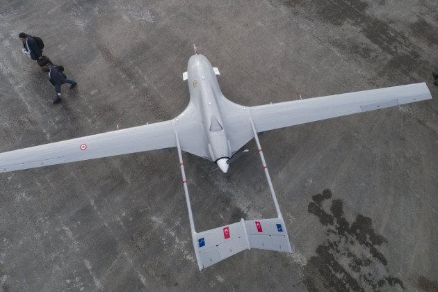 Một cuộc tấn công duy nhất được xác nhận chính thức bởi máy bay không người lái (UAV) Bayraktar TB2 của Ukraine, vào các vị trí của lực lượng dân quân DPR là bằng chứng cho thấy, Kiev vẫn chưa sẵn sàng sử dụng loại vũ khí này ở Donbass; hóa ra UAV này hoàn toàn không hiệu quả.