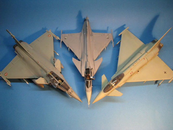 Trong đó máy bay Rafale và Typhoon là chiến đấu cơ hạng trung, sử dụng hai động cơ, còn JAS-39 là chiến đấu cơ hạng nhẹ, một động cơ; tuy nhiên giá của chiếc JAS-39 nay đắt một cách quá vô lý.