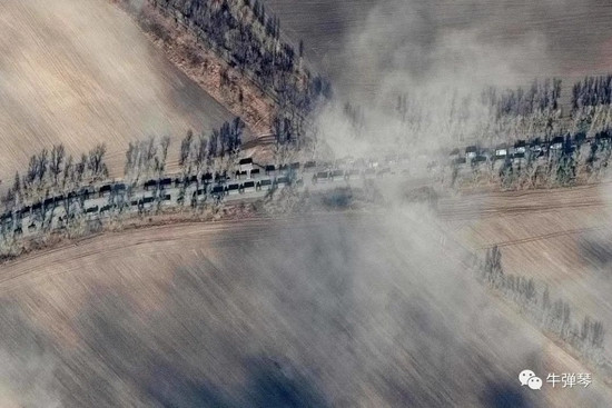 Ông Konashenkov nói rằng, Quân đội Nga đã nắm quyền kiểm soát tối cao trên không đối với toàn bộ Ukraine. Đồng thời, một lượng lớn vũ khí phương Tây đang được chuyển tới Ukraine, bao gồm vũ khí chống tăng và tên lửa đất đối không vác vai Stinger. Đây là những vũ khí sát thủ với xe cơ giới và trực thăng của Nga.