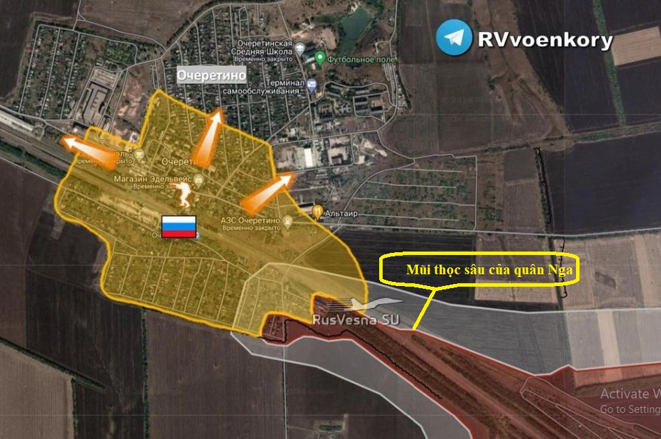 Tuy nhiên quân Ukraine tại Berdychi do được chi viện hỏa lực từ Ocheretino, đã phản công quyết liệt, khiến quân Nga bị thiệt hại nặng. Sau đó quân Nga đã táo bạo mở mũi thọc sâu vào Ocheretino, khiến Lữ đoàn 115 phòng ngự tại đây bỏ trận địa rút chạy.