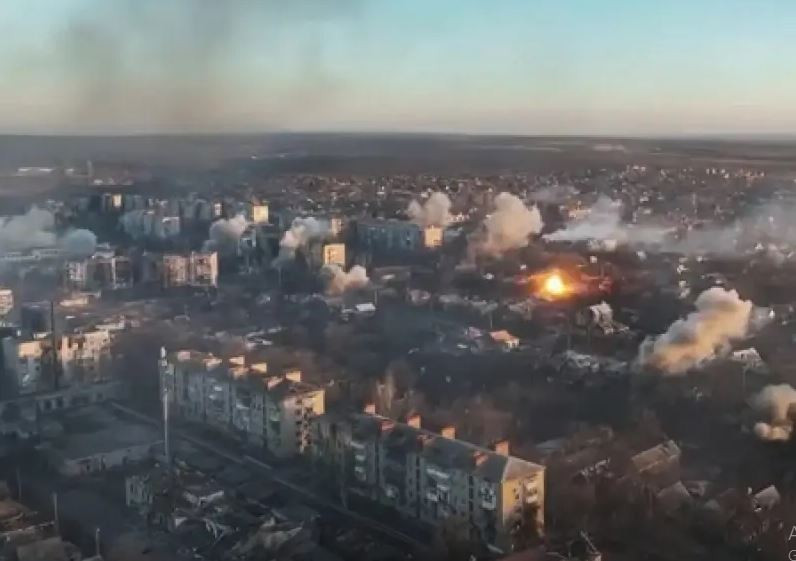 Tổng thống Ukraine Zelensky không xác nhận việc mất thị trấn chiến lược Ugledar trong bài phát biểu tối ngày 2/10 của mình, nhưng ông nói rằng, ông đã trao đổi với các chỉ huy quân đội về "khu vực đặc biệt khó khăn của Donetsk".