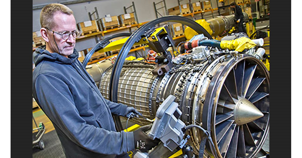 Động cơ RM-12 mà tiêm kích Thụy Điển sử dụng, là động cơ phái sinh từ động cơ General Electric F404 của Mỹ; chưa hết toàn bộ phần mềm điều khiển và hệ điều hành JAS-39 đều thuộc quyền của các công ty Mỹ; chưa kể vật liệu chế tạo máy bay cũng như nhiều thiết bị khác đều có nguồn gốc Mỹ. 