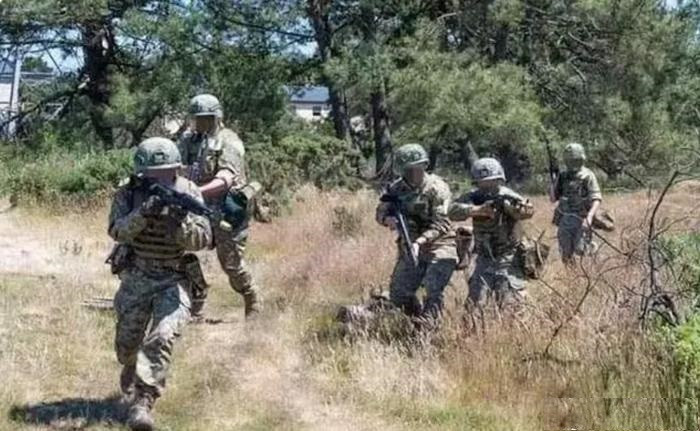 Tuyến phòng thủ cuối cùng ở Donbass có nguy cơ vỡ trận trong đòn tấn công tổng lực của Quân đội Nga những tháng vừa qua, đánh dấu bước ngoặt lớn trong cuộc chiến Nga-Ukraine ở miền đông Ukraine.