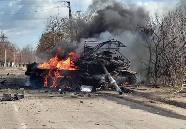 Tên lửa Javelin rất mạnh, vậy xe tăng còn tồn tại trên chiến trường? Ten lua Javelin rat manh, vay xe tang con ton tai tren chien truong?