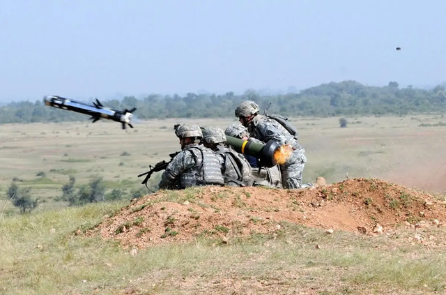 Tên lửa Javelin rất mạnh, vậy xe tăng còn tồn tại trên chiến trường? - Hình 11 Ten lua Javelin rat manh, vay xe tang con ton tai tren chien truong?-Hinh-11