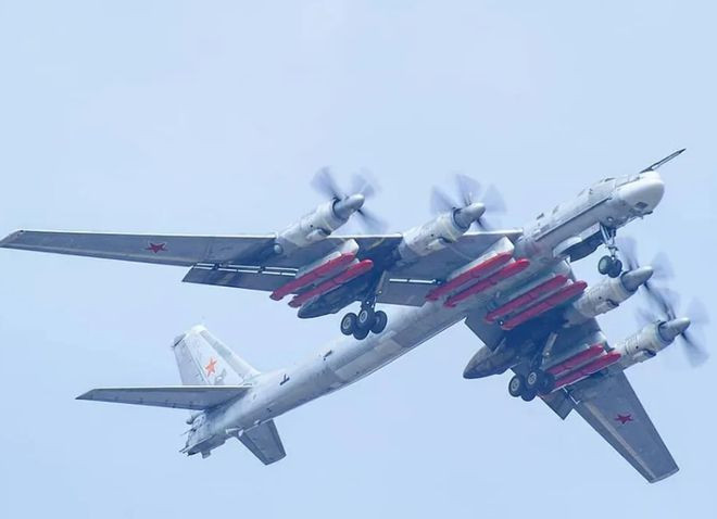 Hiện các nước phương Tây đang cung cấp cho Ukraine nhiều thông tin chiến trường, nhất là thông tin máy bay ném bom và tàu chiến Nga hoạt động trên Biển Caspi và Biển Đen phóng tên lửa vào Ukraine chắc chắn sẽ được chuyển cho quân đội Ukraine theo thời gian thực, để quân đội Ukraine có đủ thời gian phản ứng. 