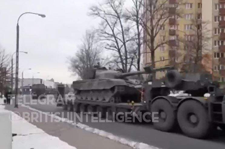 Hiện tại, Ba Lan đã cung cấp khoảng 250 xe tăng T-72 cho Ukraine, giúp tăng cường đáng kể lực lượng thiết giáp của Ukraine và cung cấp cho họ hỏa lực quan trọng để chống lại sự tiến công của Nga.