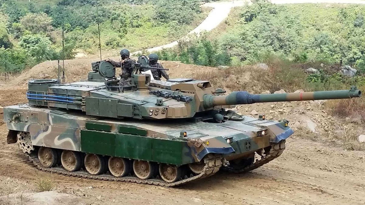 Bằng cách tận dụng công nghệ xe tăng tiên tiến của Hàn Quốc và kết hợp các sửa đổi dành riêng cho Ba Lan, K2PL nâng cao khả năng sẵn sàng chiến đấu của Quân đội Ba Lan, đồng thời củng cố vị thế là một nhân tố chủ chốt trong đối trọng với Quân đội Nga ở châu Âu. (Nguồn ảnh: Bulgarian Military, PAP, Yonhap).
