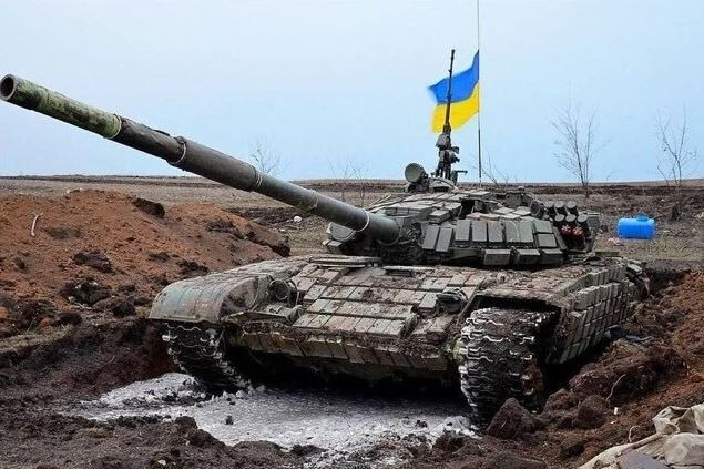 Vào đầu năm 2022, khi xung đột Nga-Ukraine bùng nổ, Ba Lan đã có động thái táo bạo để hỗ trợ nước láng giềng bằng cách gửi một phần đáng kể số xe tăng T-72 của mình tới Ukraine. Khoản viện trợ này là một phần trong chiến lược rộng lớn hơn của Ba Lan, nhằm giúp Ukraine tự bảo vệ mình đồng thời giảm số lượng xe tăng cũ từ thời Liên Xô trong kho vũ khí của nước này.