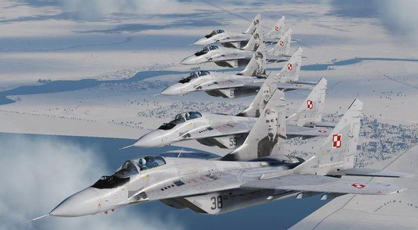 Ba Lan có khoảng 28 máy bay chiến đấu MiG-29, bao gồm cả hai phiên bản một và hai chỗ ngồi. Theo các chuyên gia quân sự những chiếc máy bay này sẽ tăng cường đáng kể sức mạnh không quân của Ukraine.