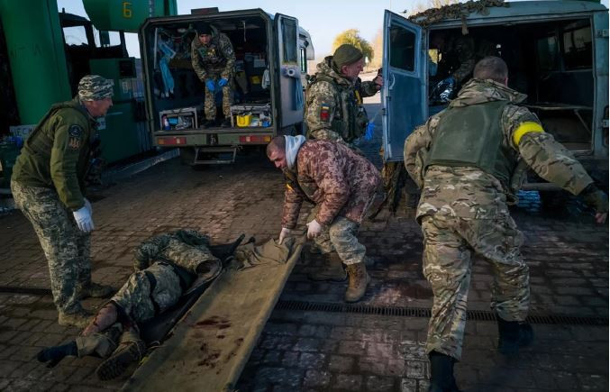 Lý do Tổng tư lệnh Syrsky bị chỉ trích là vòng vây có thể bị đóng bất cứ lúc nào, đồng nghĩa với việc hàng trăm binh sĩ Ukraine sẽ bị tiêu diệt hoặc bị bắt làm tù binh. Tuy nhiên trước tình hình nguy cấp, vào ngày 7/8, chỉ huy Quân đội Ukraine tại New York đã hạ lệnh rút lui, mặc dù vòng vây của quân Nga chưa kịp khép. 