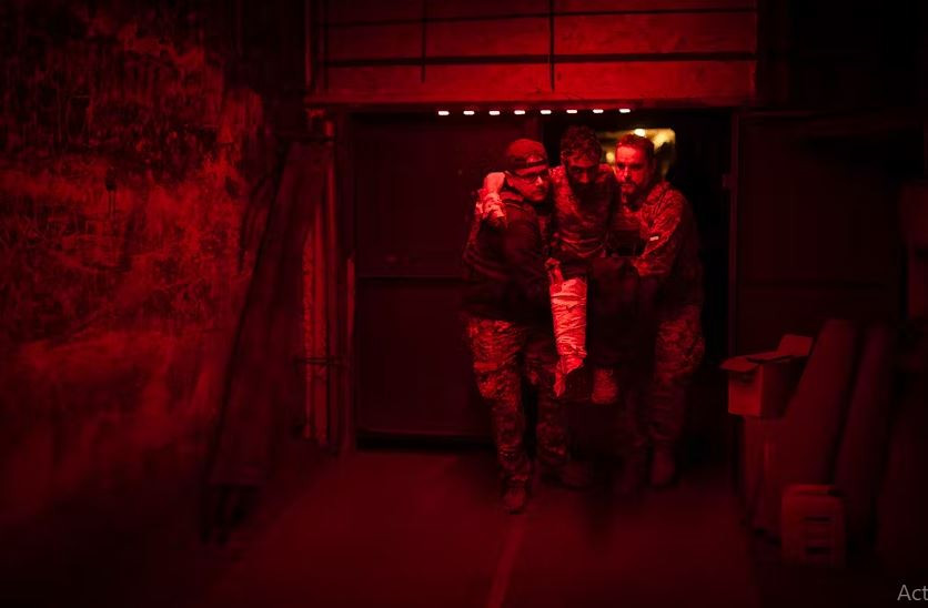 Hiện tại, các đơn vị của Nga tiến vào thị trấn New York và tiếp tục tiến hành truy quét, đồng thời mở rộng vị trí về phía đông thị trấn, nơi quân Ukraine đang cố gắng trốn thoát, chịu thiệt hại nặng nề. Bộ chỉ huy Ukraine đã lệnh rút quân về vị trí mới, khi vòng vây của quân Nga vẫn chưa khép hẳn. 