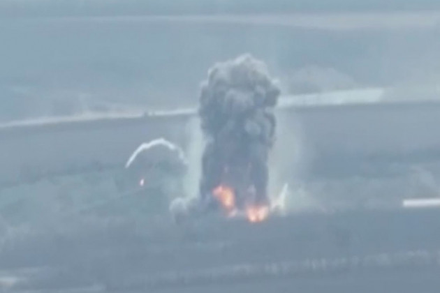 Hãng tin Nga RIA Novosti vào sáng 13/4 đưa tin, lực lượng tên lửa Nga đã phóng nhiều tên lửa hành trình vào rạng sáng cùng ngày, tấn công kho vũ khí siêu lớn của quân đội Ukraine ở Bakhmut, phá hủy khoảng 10.000 tấn đạn dược trong kho.