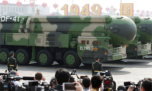 Theo các báo cáo của những tổ chức quan sát quốc tế, hiện Trung Quốc đang sở hữu khoảng 350 đầu đạn hạt nhân. Nếu so với kho vũ khí hạt nhân của Nga và Mỹ, đây rõ ràng chỉ là "con số lẻ".