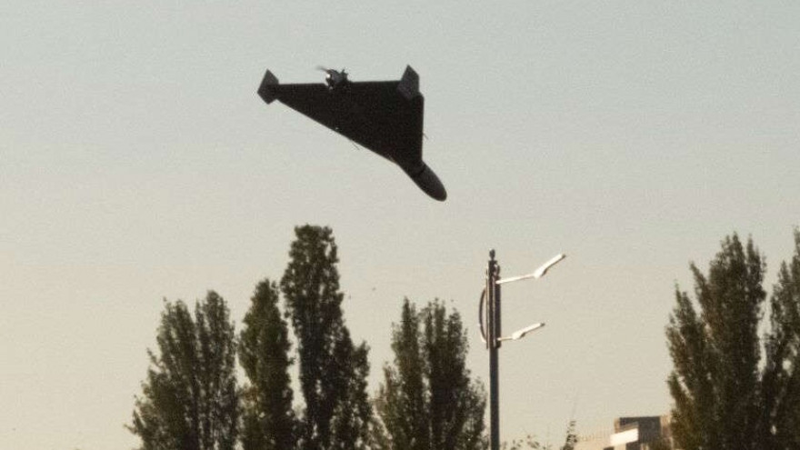 Một thông tin đáng chú ý là ông Vladislav Seleznev, cựu phát ngôn viên của Bộ Tổng tham mưu Ukraine, cho biết Quân đội Nga đã lắp đặt một đầu đạn mới trên UAV tự sát Geran-2 mới ra mắt gần đây và không còn sử dụng đầu đạn nổ phân mảnh truyền thống. Đó là đầu đạn nhiệt áp, có sức công phá lớn hơn đầu đạn truyền thống.