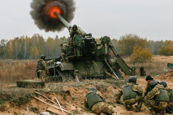 Thư ký của Tổng thống Nga ông Dmitry Peskov nói rằng, Moscow đã sẵn sàng cho các cuộc đàm phán theo “Định dạng Normandy", nhưng cần phải “chuẩn bị trước một tài liệu” thể hiện “sự hiểu biết chung”; và điều kiện tiên quyết là Ukraine phải rút quân khỏi khu vực giới tuyến; không sử dụng UAV và pháo binh tiến công vùng Donbass. Nguồn ảnh: Pinterest.