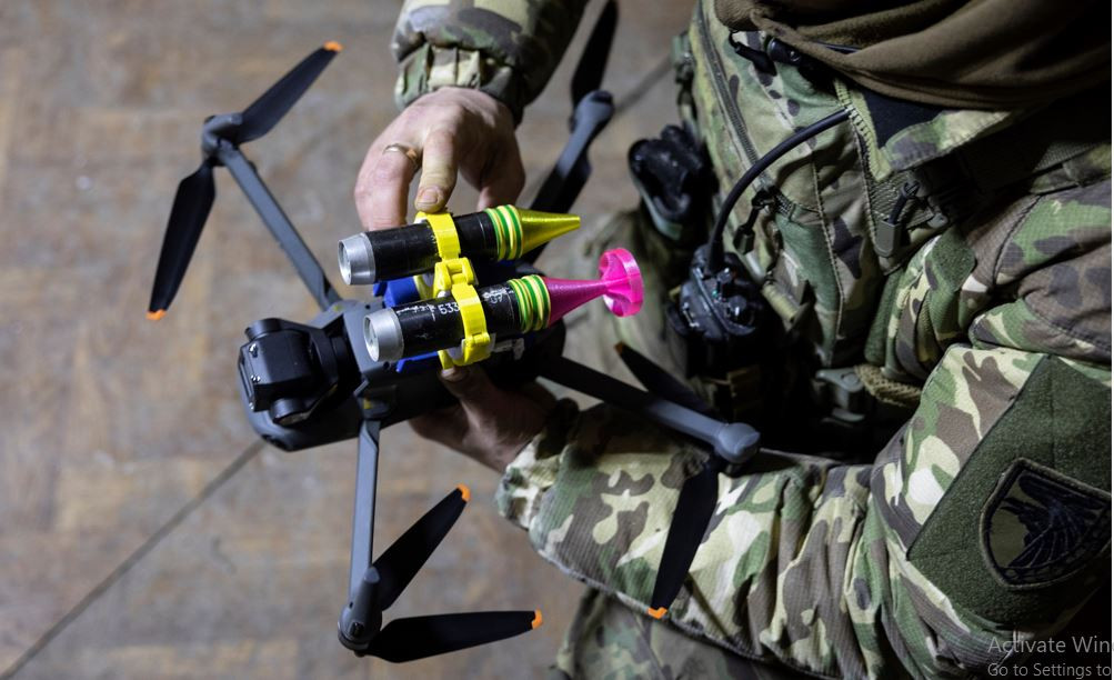 Mặc dù những chiếc UAV này có kích thước nhỏ và vũ khí mang theo có sức công phá không lớn, nhưng phạm vi sát thương của vũ khí mà UAV mang theo có thể lên tới khoảng 100 mét vuông và tấn công những công sự còn sót lại qua trận bom, pháo. Chiến thuật này đã giáng một đòn nặng vào quân Ukraine. 