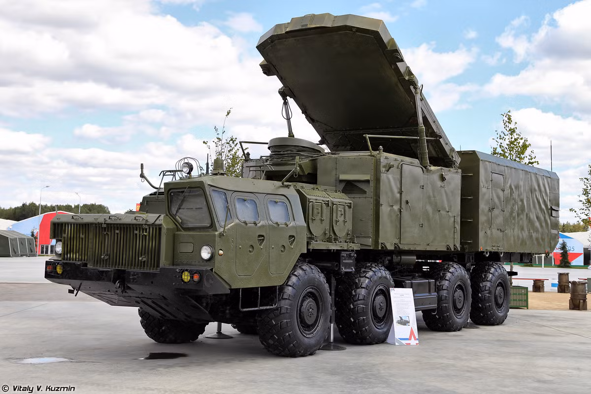 Theo truyền thông Nga, Quân đội nước này đang chuẩn bị thay thế hoàn toàn các tổ hợp S-300 ở khu vực Rostov và Crimea bằng các phiên bản hiện đại nhất của các phương tiện phòng không này.