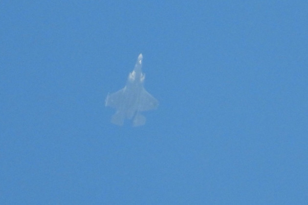 Theo thông tin từ phía Nga, rất có thể những F-35 đã thường xuyên xuất hiện trên khu vực Biển Đen; loại máy bay này không chỉ tàng hình trước các hệ thống phòng không của Nga, mà còn có khả năng thâm nhập vào không phận Nga. 