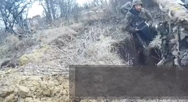 Tuy nhiên người Nga có thể tránh cái bẫy thương vong này, bằng cách sử dụng lực lượng dân quân Donbass, cầm chân lực lượng chủ lực của Ukraine ở mặt trận này (hiện phần lớn Quân đội Ukraine tập trung trên hướng này), và không nhất thiết phải tiến qua ngả Donbass. 