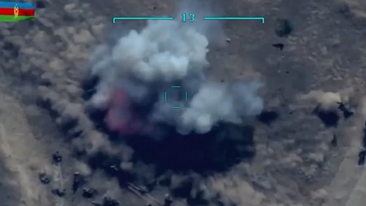 UAV TB2 đã được sử dụng thành công ở chiến trường Syria, Libya và đặc biệt là tại Nagorno-Karabakh, để thực hiện các cuộc tấn công chính xác, gây cho đối phương những tổn thất nặng nề và khi đó, UAV TB2 được truyền thông phương Tây “bốc” lên tận mây xanh. 