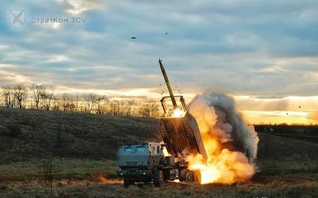 Đánh giá kết quả đến thời điểm hiện tại, tên lửa tầm xa HIMARS của Ukraine đã tiêu diệt hàng nghìn quân Nga, hàng trăm thiết bị bọc thép, phương tiện vận tải,... Có thể nói, bệ phóng tên lửa tầm xa HIMARS là “hung thần” của Quân đội Nga trên chiến trường. 