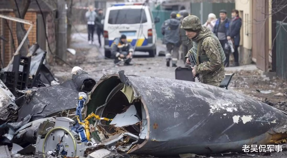 Đồng thời các cuộc tấn công tầm xa do Quân đội Nga tiến hành, vào nhiều căn cứ huấn luyện, doanh trại và kho tàng của Quân đội Ukraine; tiêu diệt thêm từ 500-600 quân, phá hủy một số lượng lớn vật chất và trang thiết bị. Theo tính toán, Quân đội Ukraine bị tổn thất gần một lữ đoàn trong một ngày.