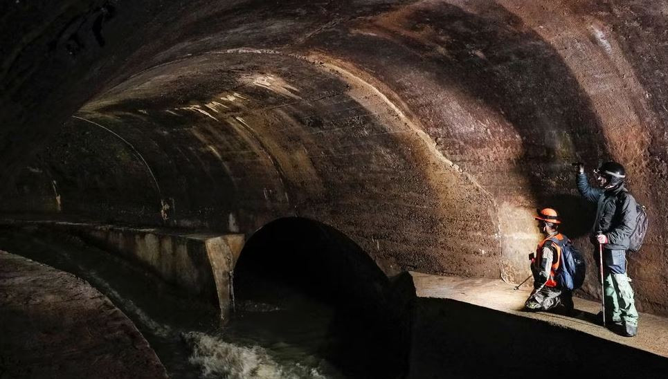 Khi Liên Xô xây dựng Khu công nghiệp Donbass, theo mô hình chiến trường cốt lõi của Thế chiến III. Không chỉ có một số lượng lớn các cơ sở công nghiệp được xây dựng, mà còn có nhiều đường hầm bí mật và cơ sở chiến tranh.