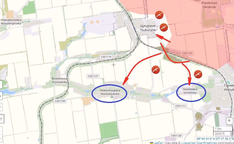 Đồng thời, ở phía nam Tsukuryne, Quân đội Nga cũng đã tiến tới tuyến phòng thủ Ukraine ở phía nam Izmailivka. Sự tiến quân liên tục của quân Nga, đã nén không gian phòng thủ của Quân đội Ukraine vào tình thế nguy hiểm, buộc họ phải sớm đưa ra quyết định, tiếp tục chiến đấu hay rút lui. 