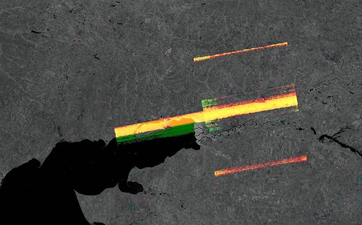 Một hệ thống tác chiến điện tử (không xác định được chủng loại) đã được ảnh vệ tinh phát hiện đặt gần khu vực Rostov-on-Don, bắt đầu chế áp các vị trí của Quân đội Ukraine nằm ở phía biên giới tây nam, giáp với nước cộng hòa tự xưng Donetsk.