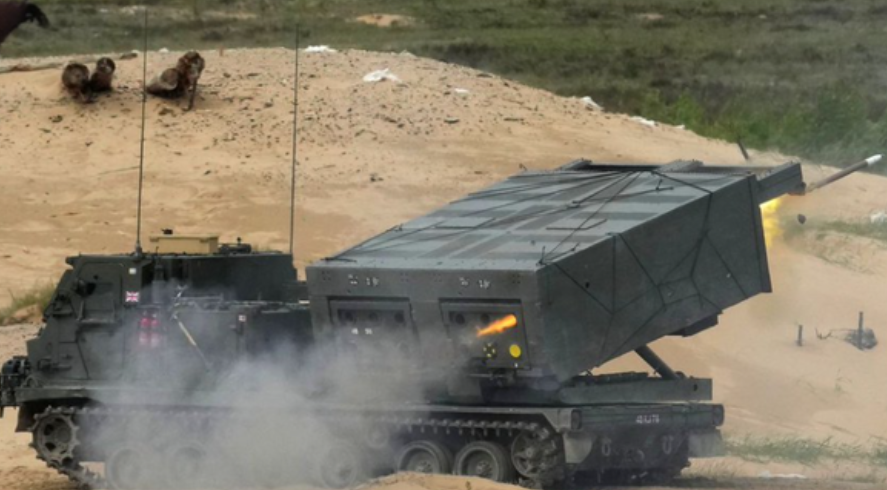 Và rất có thể các nhà lãnh đạo phương Tây, đã chuyển những khó khăn nội tại trong nước ra bên ngoài và hậu quả là Ukraine là nơi hứng chịu xung đột.