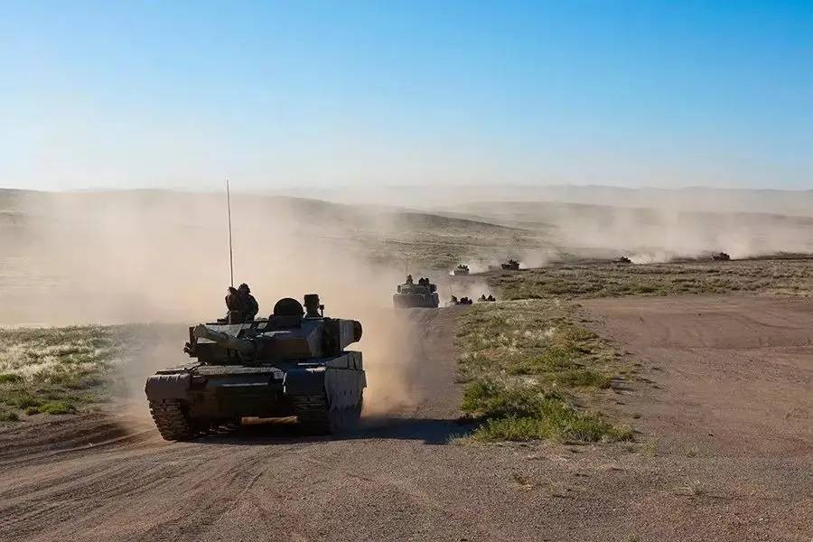 Thậm chí, giới truyền thông và chuyên gia phương Tây còn cho rằng, xung đột Nga-Ukraine hiện nay không còn là một cuộc đối đầu trên chiến trường bằng các loại vũ khí hiện đại nữa, mà giống như một "trận chiến của ý chí"; khi bên nào "vững ý chí, chắc niềm tin" sẽ là bên giành chiến thắng. 