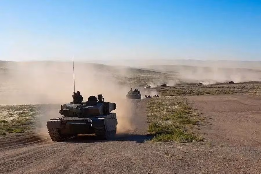 Thậm chí, giới truyền thông và chuyên gia phương Tây còn cho rằng, xung đột Nga-Ukraine hiện nay không còn là một cuộc đối đầu trên chiến trường bằng các loại vũ khí hiện đại nữa, mà giống như một "trận chiến của ý chí"; khi bên nào "vững ý chí, chắc niềm tin" sẽ là bên giành chiến thắng. 