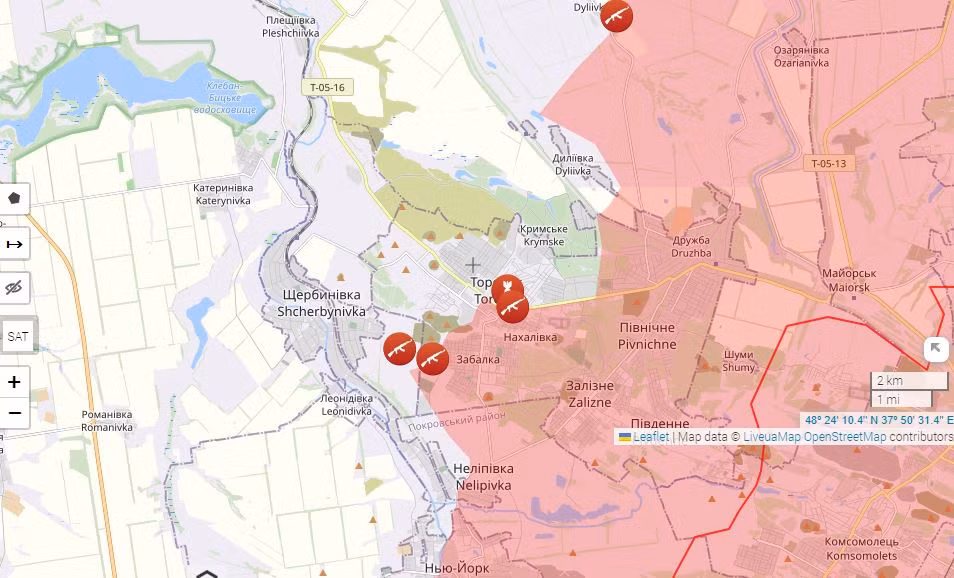 “Việc Toretsk trở lại quyền kiểm soát của DPR dự kiến trong tương lai gần; hơn 2/3 thành phố đã được giải phóng. Những kẻ với nỗ lực anh dũng, đã đánh bật kẻ thù ra khỏi những tòa nhà cao tầng”, ông Pushilin, người đứng đầu nhà nước cộng hòa tự xưng Donetsk (DPR) Denis Pushilin cho phóng viên TASS của Nga biết.