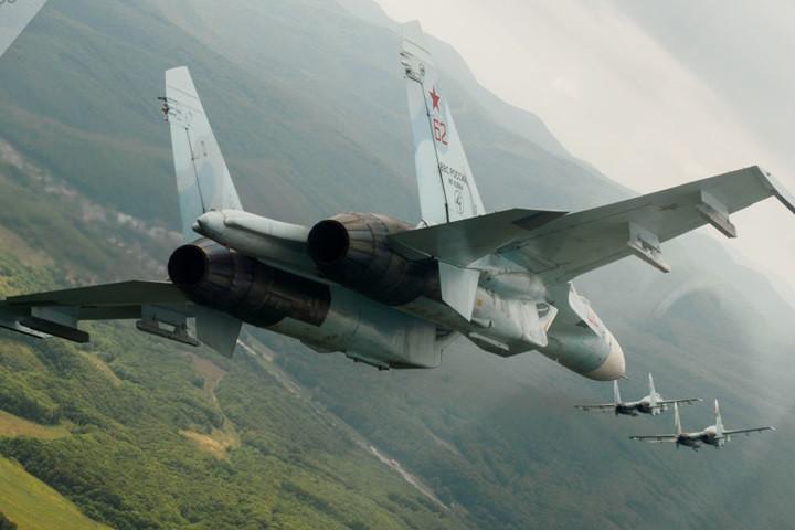 Nhưng có thể khẳng định, quân đội Ukraine sẽ không thể làm gì được, vì một nửa quân số chính quy của Quân đội Ukraine sẽ bị tiêu diệt chỉ trong nửa giờ; khi Nga sẵn sàng sử dụng 500 máy bay chiến đấu cho việc này cùng một lúc.