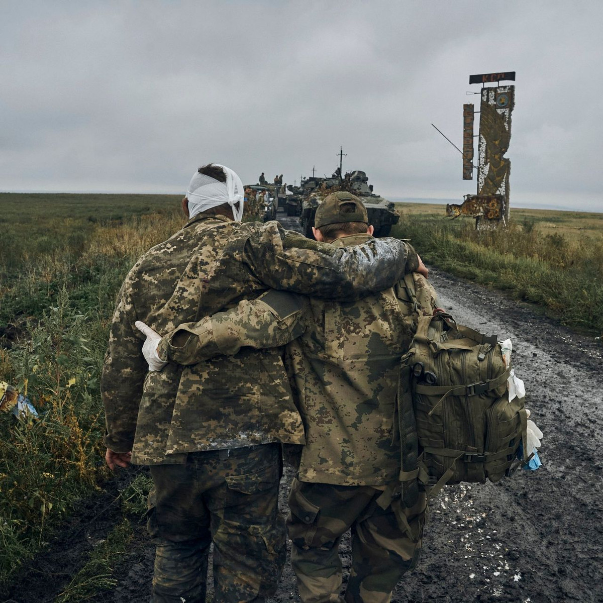 Tuy nhiên, những người lính tiến vào những bãi mìn theo cách này, sẽ trở thành "mục tiêu sống" cho quân Nga; nhất là trong điều kiện thảo nguyên bằng phẳng, có tầm quan sát tốt. Và một khi binh lính Ukraine hoảng sợ, sẽ kích hoạt bãi mìn và bỏ mạng.