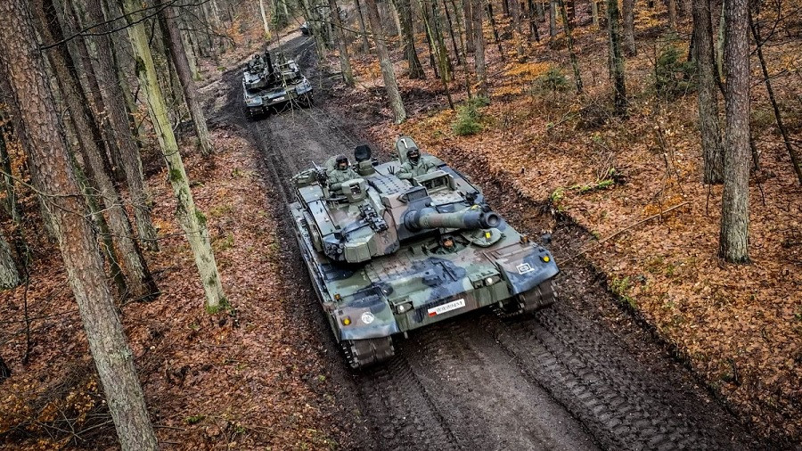 Hệ thống điều khiển máy bay không người lái tích hợp của xe tăng K2PL, giúp triển khai các phương tiện bay không người lái (UAV), mang lại cho xe tăng khả năng trinh sát và giám sát bổ sung, đây là một lợi thế quan trọng trong chiến tranh hiện đại.