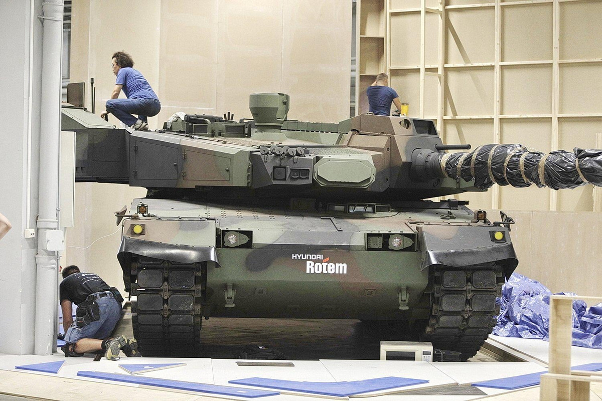 Hệ thống treo dựa trên công nghệ thủy khí của K2 mang lại hiệu suất và độ ổn định vượt trội trên đường địa hình, đảm bảo bình chứa có thể duy trì hiệu quả cao ngay cả trên địa hình gồ ghề, không bằng phẳng.