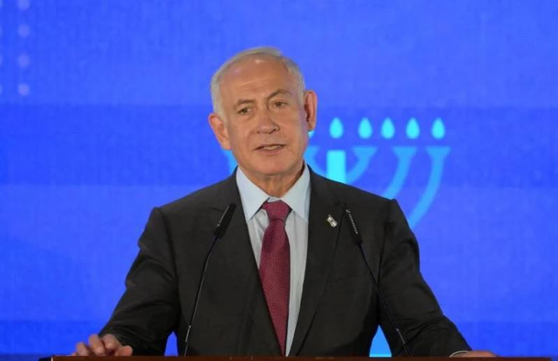 Hầu như tất cả các chuyên gia đều tin rằng, cuộc khủng hoảng chính trị trong nước của Israel là nguyên nhân sâu xa dẫn đến thất bại này. Thông thường, Israel cố gắng ngăn chặn một sự kiện từ lâu trước khi nó xảy ra. Còn truyền thông Mỹ cho rằng, đây là thất bại tình báo lớn nhất của Israel trong nhiều thập kỷ.