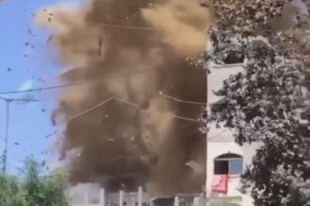 Nhưng một yếu tố khó khăn nảy sinh, đó là liệu Israel có sẵn sàng hy sinh nhiều công dân của mình hiện nằm trong tay Hamas? Nếu Israel đã sẵn sàng, thì điều này có thể gây ra lo ngại trong xã hội rằng, mọi công dân Israel đều có thể thay thế những người đó; mỗi người có thể hy sinh vì thành công quân sự.