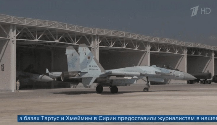 Số máy bay chiến đấu Su-35 tại Qamishli, được chuẩn bị cho các cuộc không chiến, với tên lửa không đối không R-77 và R-73. Hiện nay các loại chiến đấu cơ của Thổ Nhĩ Kỳ, chưa có loại nào có khả năng chống lại những chiến đấu cơ Su-35 hiện đại của Nga.