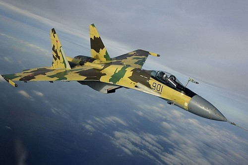 Với những cảm biến hiện đại và vũ khí không đối không và không đối đất tầm xa, Su-35S có thể chống lại các mối đe dọa từ các hệ thống phòng không và chiến đấu cơ của Ukraine một cách hiệu quả và vô hiệu hóa chúng; giúp Su-34 tập trung vào nhiệm vụ ném bom. 