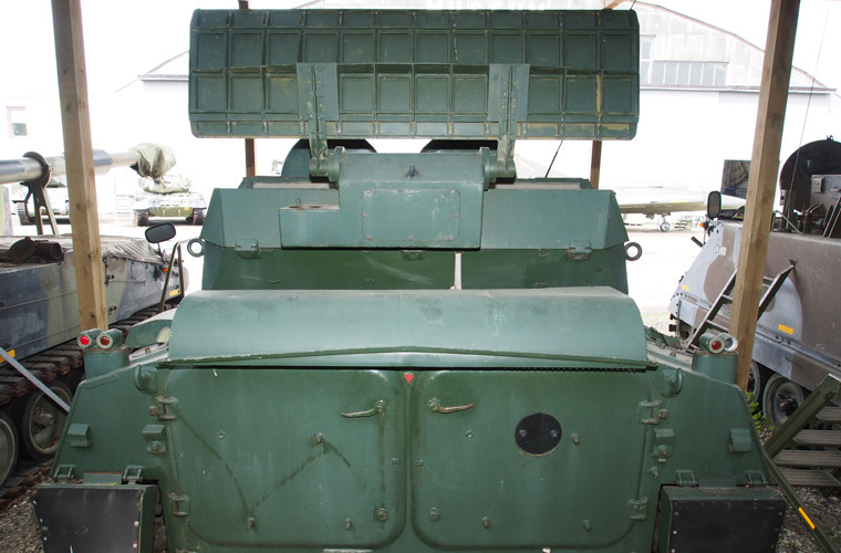 Cuối năm 2014, người ta phát hiện một xe radar SNAR-10M1 của Nga, đang ở tuyến trước. Có thể xe radar này có thể đã phát hiện ra lực lượng pháo binh Ukraine trong cuộc tiến công vào sân bay Donetsk trong tháng 1/2015, giúp lực lượng dân quân ly khai giành thắng lợi trước Ukraine. 