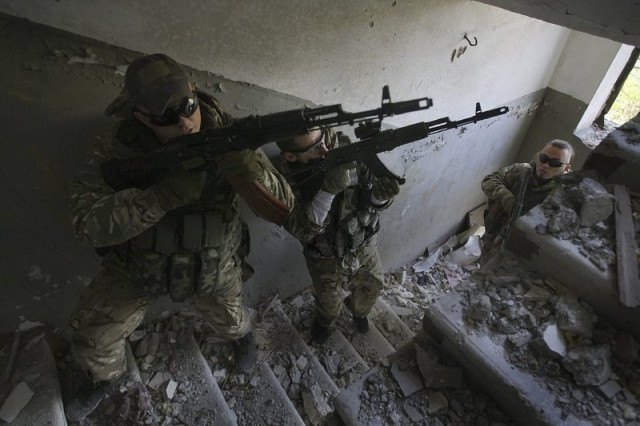 Hiện tại Quân đội Ukraine đã rất khó đối phó với cả các lực lượng vũ trang ly khai của hai nước cộng hòa tự xưng Donetsk và Lugansk; còn khi phải giao chiến với quân đội Nga, họ sẽ càng gặp khó khăn lớn hơn.