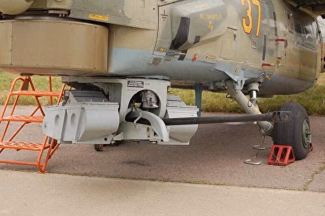 Pháo 30 mm 2A42 có cấu tạo tương tự như pháo trên xe chiến đấu bộ binh BMP-2, tính năng chiến đấu đã được kiểm nghiệm, góc hướng của pháo là 110°, góc tầm lên 13° và xuống 40°. Tốc độ bắn của pháo trên không là 900 phát/phút, tốc độ bắn trên mặt đất là 300 phát/phút. 